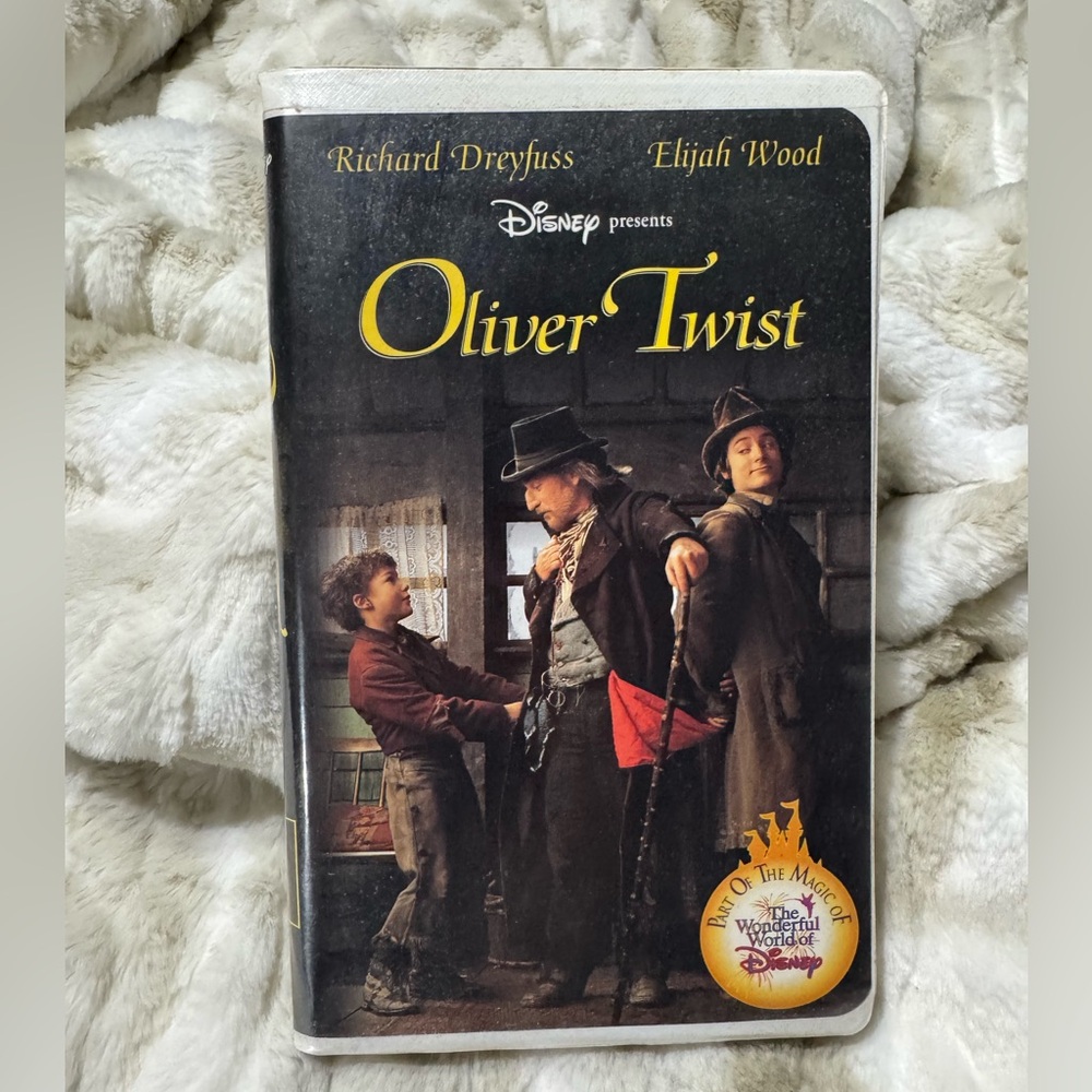 Disney's Oliver Twist VHS - Black and White